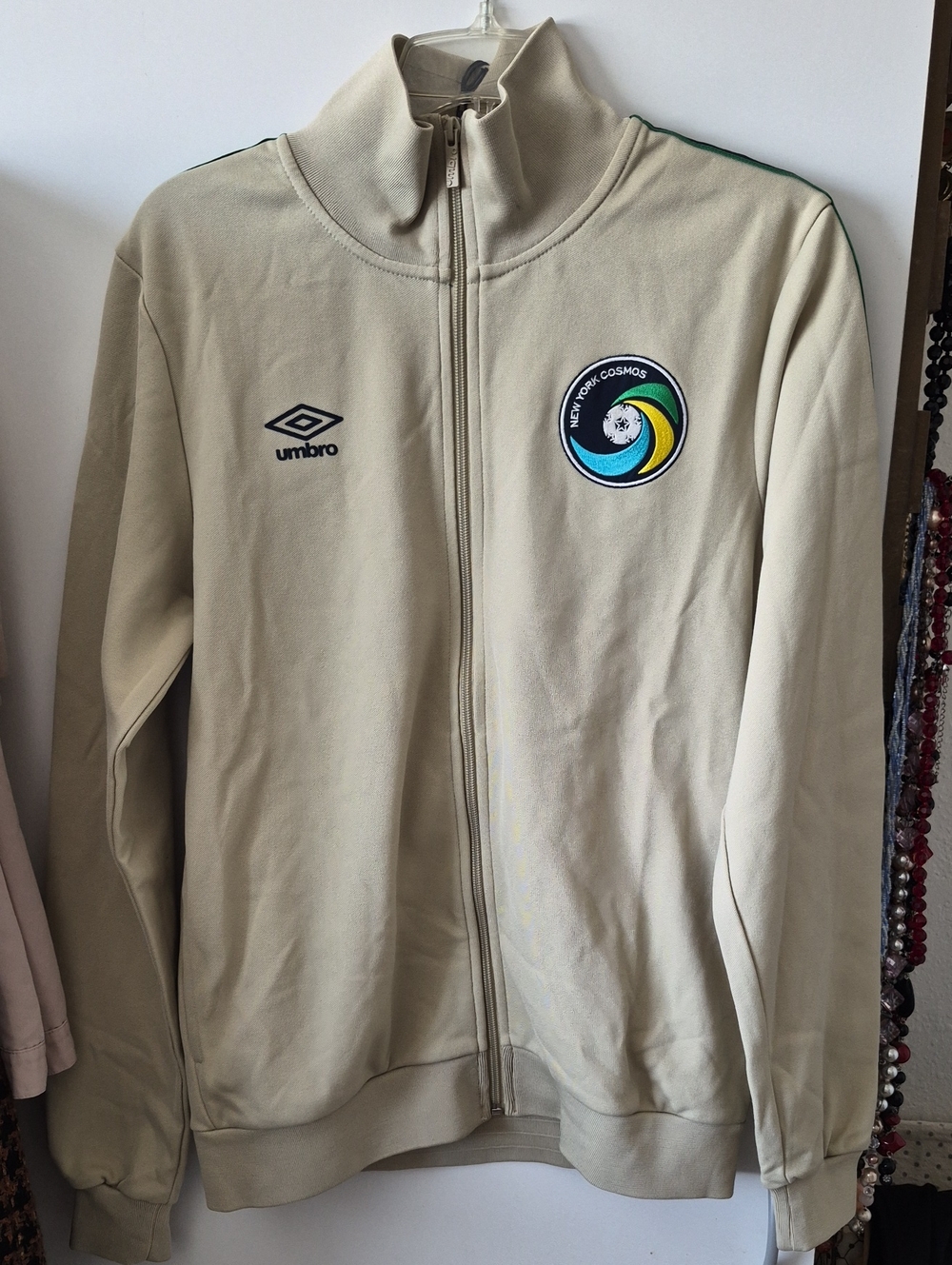 Umbro Mens Beige Soccer Jacket NY Cosmos Patch Sz M